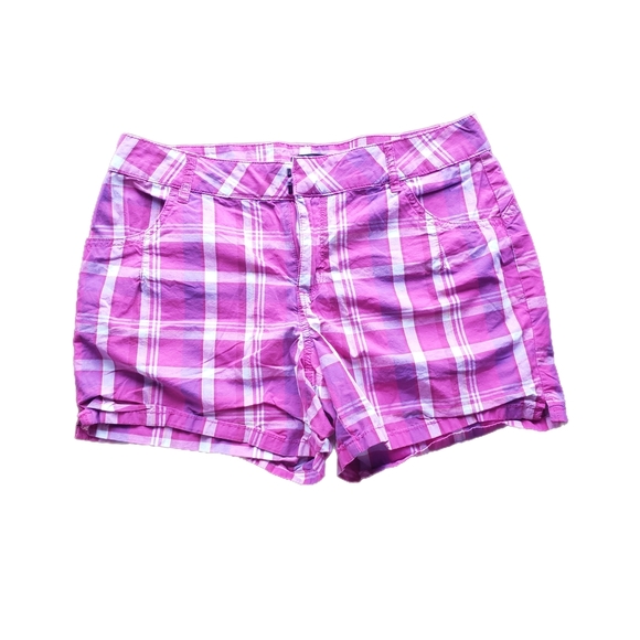 Pink Plaid Casual Shorts – Women’s Size 6 - Picture 1 of 3